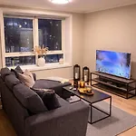 Luxurious In Stromso דירה